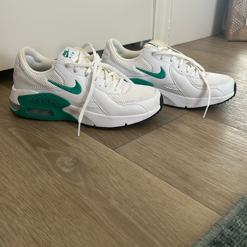 Nike Women's Air Max Excee White/Neptune Green-Black